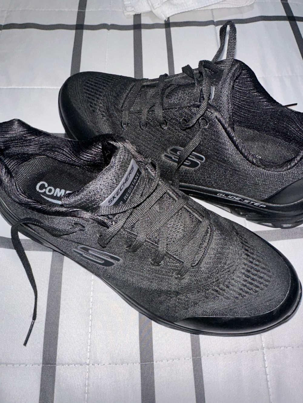 skechers slip resistant for woman size 8 1/2